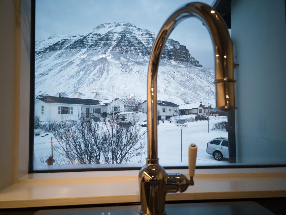 Apartment With Amazing Mountain View Bolungarvík Buitenkant foto